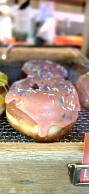 49th Parallel Café & Lucky's Doughnuts - Thurlow by null