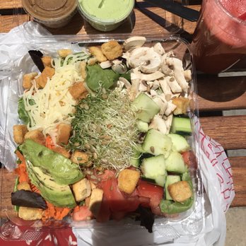 Avocado Cafe Irvine - The classic house salad. HUGE portion! - Breakfast & Brunch Near Me - Irvine, California