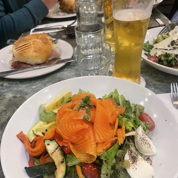 Café Gentile - Salad with smoked salmon - Cafes Near Me - Westmount, Quebec Café Gentile - Salad with smoked salmon - Cafes Near Me - Westmount, Quebec