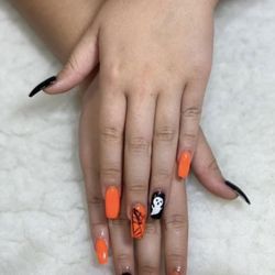 V I P Nails & Spa