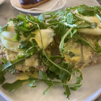 Le Cafe Du Val - Eggs Benedict - Cafes Near Me - Henderson, Nevada