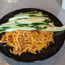 Tai's Asian Bistro - Garlic noodles