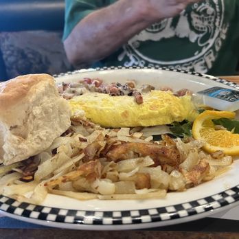 Black Bear Diner Tulsa - Meat Lovers Omelette with a Biscuit - Diners Near Me - Tulsa, Oklahoma Black Bear Diner Tulsa - Meat Lovers Omelette with a Biscuit - Diners Near Me - Tulsa, Oklahoma