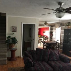 Crazy Larry's Hostel - The living room