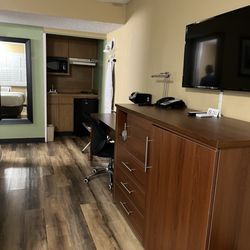 Knights Inn - first look