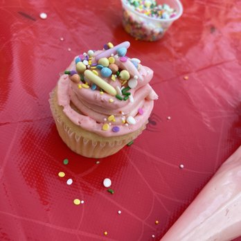 Muddy's Bake Shop - DIY cupcakes - Bakeries Near Me - Memphis, Tennessee Muddy's Bake Shop - DIY cupcakes - Bakeries Near Me - Memphis, Tennessee