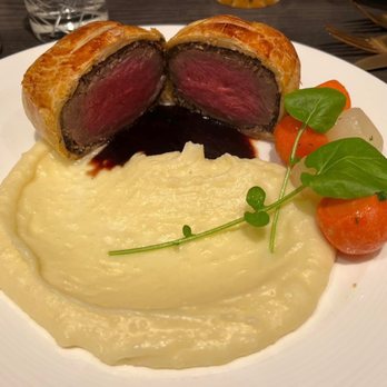 Hell's Kitchen - Delicious beef Wellington - Cocktail Bars Near Me - Funner, California Hell's Kitchen - Delicious beef Wellington - Cocktail Bars Near Me - Funner, California
