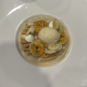 MW Restaurant - Banana Cream Pie - New American Near Me - Honolulu, Hawaii MW Restaurant - Banana Cream Pie - New American Near Me - Honolulu, Hawaii
