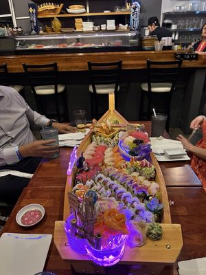 MAKI SUSHI AND THAI RESTAURANT by null