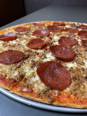 Gruppo NYC Thin Crust Pizza by null