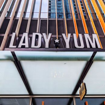 Lady Yum - Denny Triangle - Macarons Near Me - Seattle, Washington