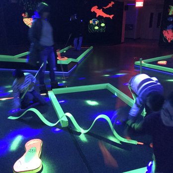 Glowgolf - Mini Golf Near Me - Garden City, New York