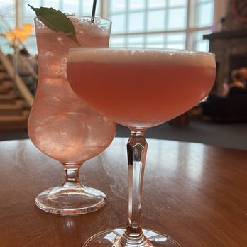 The Tiller Restaurant - Scarlett & Rum drink - American Near Me - Cape Neddick, Maine