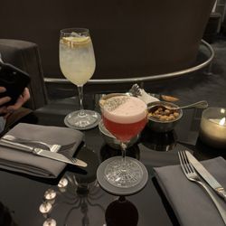 Hotel d'Angleterre - Drinks before food.
