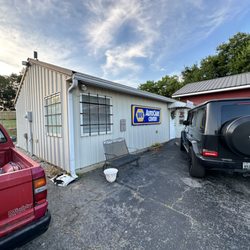 Barnett's Garage