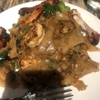 Up Thai - Pad Se-Ew Lunch Special with shrimp - Thai Near Me - New York, New York