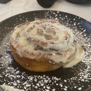 BLK SWAN - Cinnamon roll - New American Near Me - Baltimore, Maryland