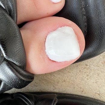 Noir Nail Bar - Simple color gel pedicure looking horrible - Nail Salons Near Me - Leander, Texas Noir Nail Bar - Simple color gel pedicure looking horrible - Nail Salons Near Me - Leander, Texas