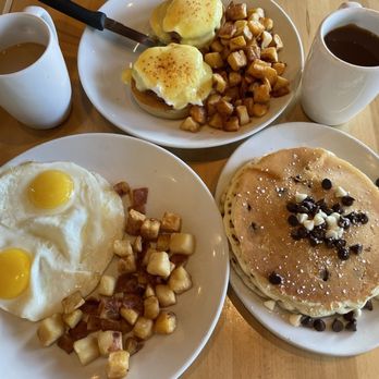 Honey Biscuit Breakfast & Lunch - Eggs Your Way and classic eggs Benedict. - Breakfast & Brunch Near Me - Mount Prospect, Illinois Honey Biscuit Breakfast & Lunch - Eggs Your Way and classic eggs Benedict. - Breakfast & Brunch Near Me - Mount Prospect, Illinois