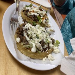Taquitos La Bombonera 2 - Sopes.
