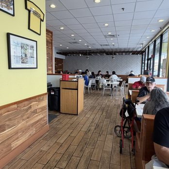Pancakes & Waffles - inside the restaurant - Breakfast & Brunch Near Me - Honolulu, Hawaii Pancakes & Waffles - inside the restaurant - Breakfast & Brunch Near Me - Honolulu, Hawaii