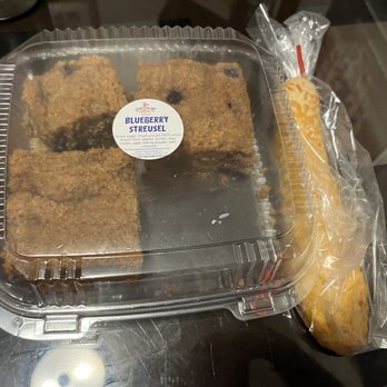 Great Harvest Bread Co - Vienna - The blueberry streusel and cheesestick were delicious! - Bakeries Near Me - Vienna, Virginia
