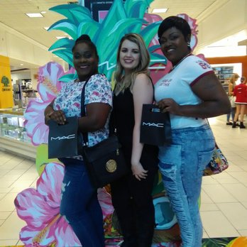 Mac Cosmetics - Another beautiful Saturday getting beautified by Leah.. We love it - Cosmetics & Beauty Supply Near Me - Daytona Beach, Florida Mac Cosmetics - Another beautiful Saturday getting beautified by Leah.. We love it - Cosmetics & Beauty Supply Near Me - Daytona Beach, Florida