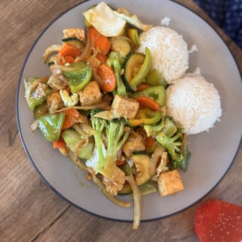 Yama Si Japanese Kitchen - Tofu stir fry - Japanese Near Me - North Bend, Washington Yama Si Japanese Kitchen - Tofu stir fry - Japanese Near Me - North Bend, Washington