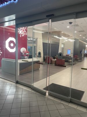 Moorestown Mall by null