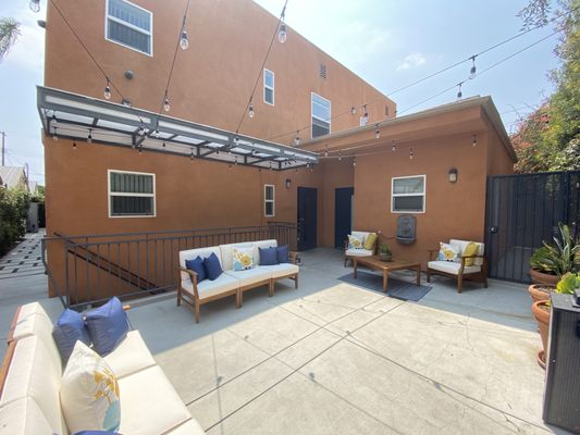 Hollywood Off Vine (Hov) by null