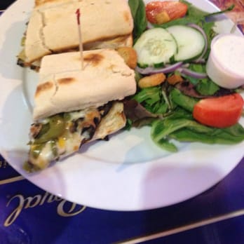 Dollies Pub & Cafe - Dolly cheese steak - Pizza Near Me - Lahaina, Hawaii