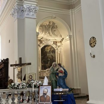 Pontificia Basilica Cattedrale - Churches Near Me - Brindisi, BR