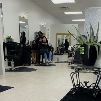 The Lash & Body Lounge - We received services in a little storage room off to the right of this room. - Eyelash Service Near Me - Orlando, Florida The Lash & Body Lounge - We received services in a little storage room off to the right of this room. - Eyelash Service Near Me - Orlando, Florida