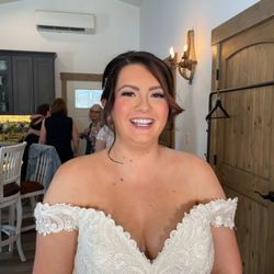 Amber & Aloe - Bride on her wedding day feeling confident in her tan