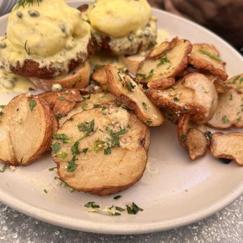 Toast - CRAB CAKE BENEDICT- yummy! - Breakfast & Brunch Near Me - Temecula, California Toast - CRAB CAKE BENEDICT- yummy! - Breakfast & Brunch Near Me - Temecula, California