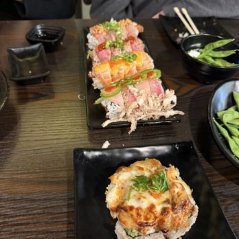 Orange Fish - Baked lobster and various sushi rolls (4pcs) - Ramen Near Me - La Verne, California Orange Fish - Baked lobster and various sushi rolls (4pcs) - Ramen Near Me - La Verne, California