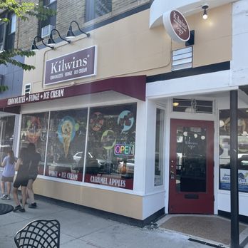 Kilwins Ice Cream - Chocolate - Fudge - the front of the restaurant - Ice Cream & Frozen Yogurt Near Me - Chicago, Illinois