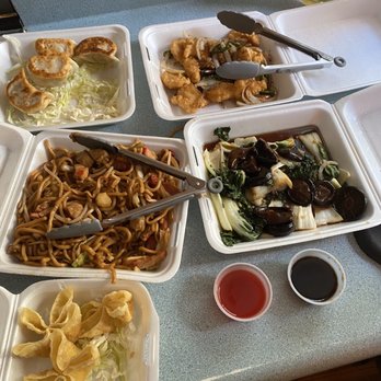 Amy's Chinese Kitchen - House chow mein, salt & paper fish, pot stickers, bok choi with black mushrooms and crab puffs. - Chinese Near Me - Cotati, California