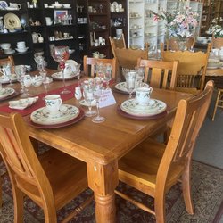 BowWow Meow Thrift And Consignment - Complete table sets