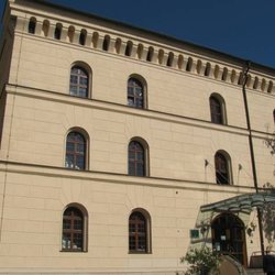 Stiftung Leucorea - Das Stiftungsgebäude dort. Südseite. Eingang zur Mensa. September 2018.