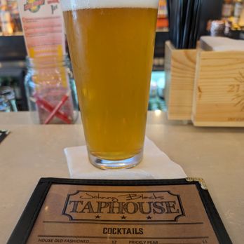 Johnny Blacks Public House - Not a very big draft beer selection for a taphouse. - Seafood Near Me - Shelby Township, Michigan