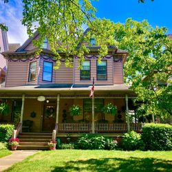 Hollerstown Hill Bed & Breakfast - The Hollerstown Hill B&B (front view). Very charming. Quiet neighborhood. Ample street parking.