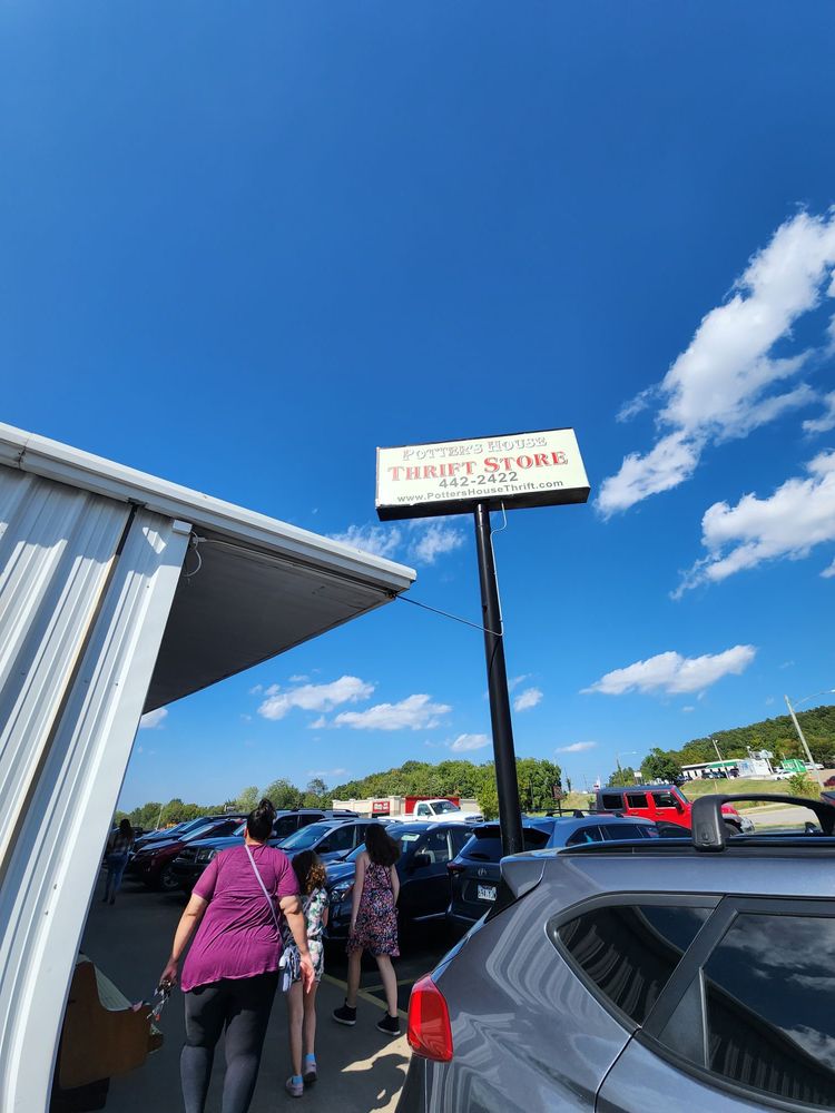 POTTER HOUSE Updated September 2024 26 Photos & 24 Reviews 2703 N