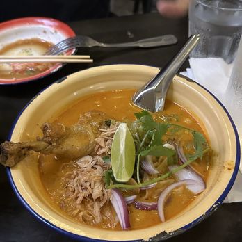 Krob Kreung Krob Ros - Khao soi Gai - Thai Near Me - Astoria, New York