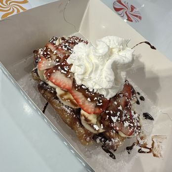The Dolly Llama - Waffle with chocolate, strawberries and bananas - Ice Cream & Frozen Yogurt Near Me - McKinney, Texas The Dolly Llama - Waffle with chocolate, strawberries and bananas - Ice Cream & Frozen Yogurt Near Me - McKinney, Texas