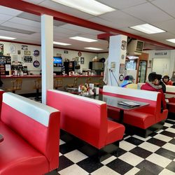 Pioneer Cafe - Old fashioned charm