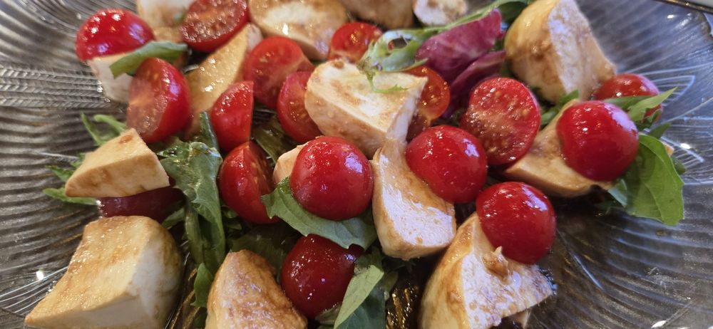 Oma’s Restaurant & Bakery Logo