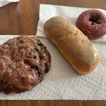 Roswell Donut Shop - Apple fritter, red velvet, long John filled with raspberry - Donuts Near Me - Roswell, New Mexico Roswell Donut Shop - Apple fritter, red velvet, long John filled with raspberry - Donuts Near Me - Roswell, New Mexico