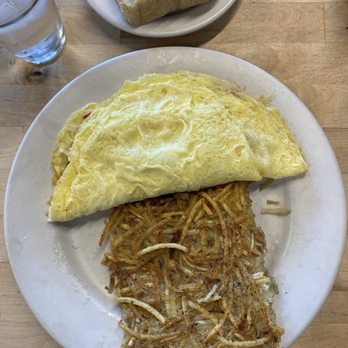Matt's Big Breakfast Gilbert - Cheese Omelet with Provolone, roasted peppers, and hash browns. - Breakfast & Brunch Near Me - Gilbert, Arizona Matt's Big Breakfast Gilbert - Cheese Omelet with Provolone, roasted peppers, and hash browns. - Breakfast & Brunch Near Me - Gilbert, Arizona