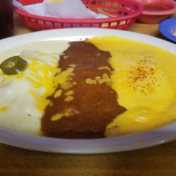 Tres Hermanos - 3 Enchilada plate (cheese topped w/queso, beef w/ con carne, chicken w/sour cream) - Tex-Mex Near Me - Meridian, Texas Tres Hermanos - 3 Enchilada plate (cheese topped w/queso, beef w/ con carne, chicken w/sour cream) - Tex-Mex Near Me - Meridian, Texas